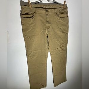 BASS KHAKI